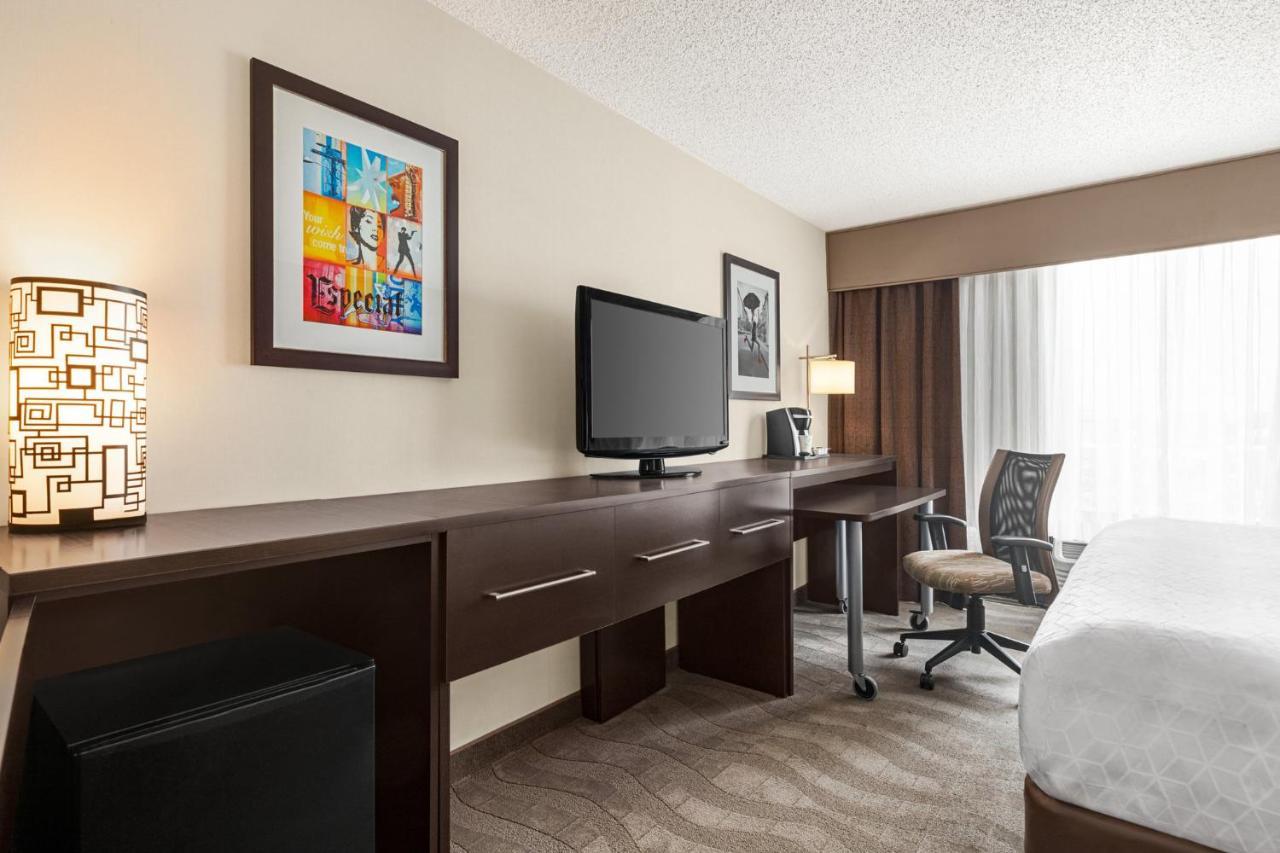 Holiday Inn Boston - Cambridge Area By Ihg Сомервилл Экстерьер фото